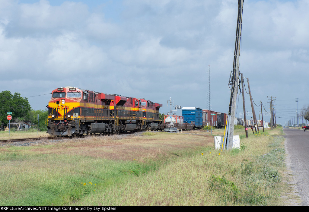 KCS 4809 gets underway out of Robstown